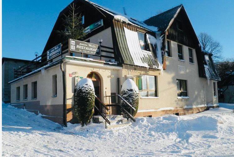Restaurace A Penzion Maja Benecko Exterior foto